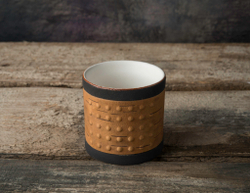 Кружка малая фарфоровая без ручки с берестой. Коллекция Dots (Пупырышки или Точки)