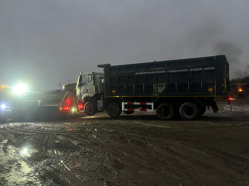 FAW J6 8x4 Самосвал 558983-01 (Дизельный, 11,1 л, 420 л.с., МТ)