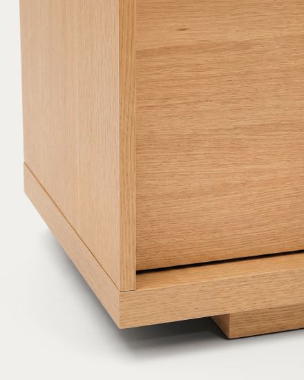 Комод Onix из дубового шпона в натуральной отделке