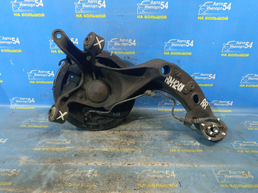 Ступица задняя левая NISSAN LIBERTY 2002