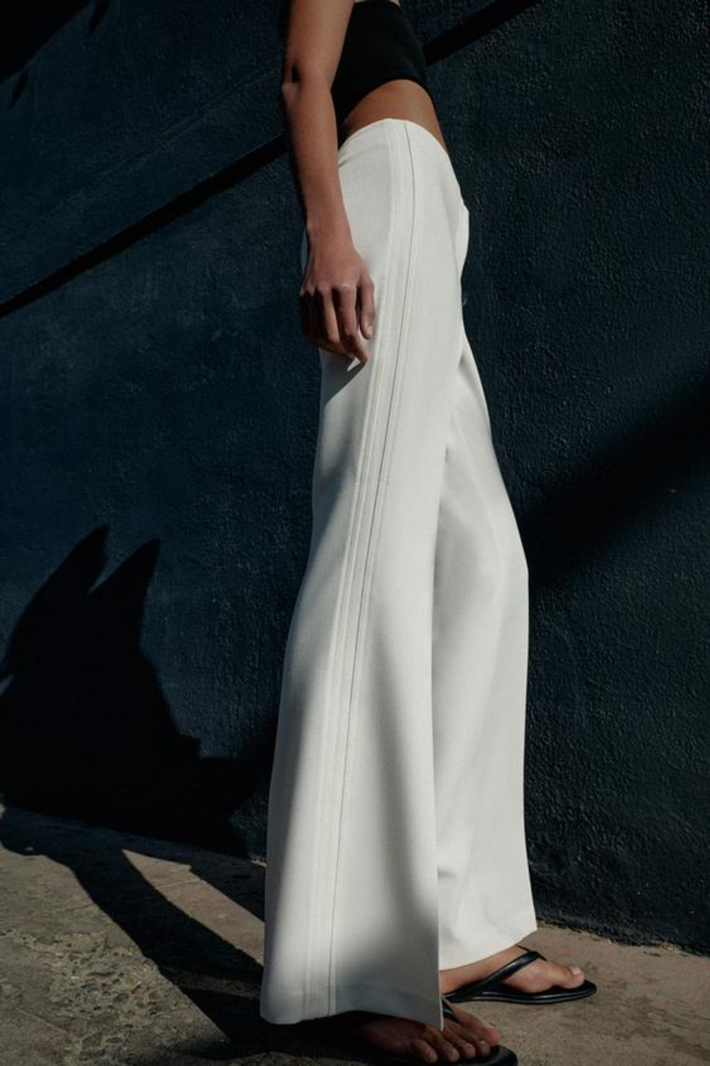 ZARA БРЮКИ FLARE С БОКОВЫМИ ШВАМИ, БЕЛЫЙ