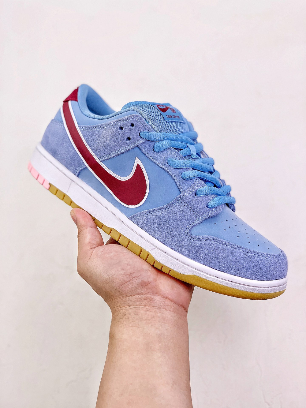 Купить в Москве кроссовки     Nike SB Dunk Low Valour Blue Team Maroon