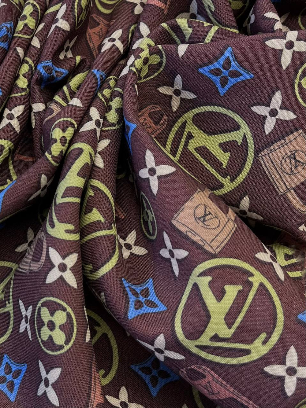 Шерсть костюмно-плательная Louis Vuitton бордовая с лого