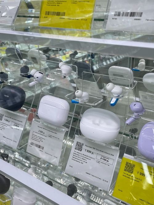 Стойки для выставки товара в сети DNS