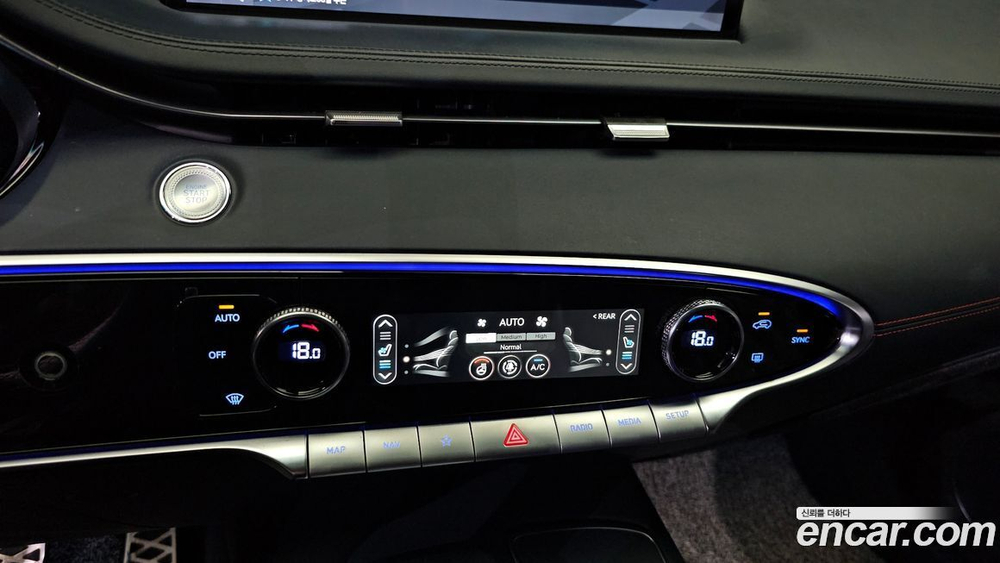 Genesis GV70 2.5T Бензин 2WD (01.2022)