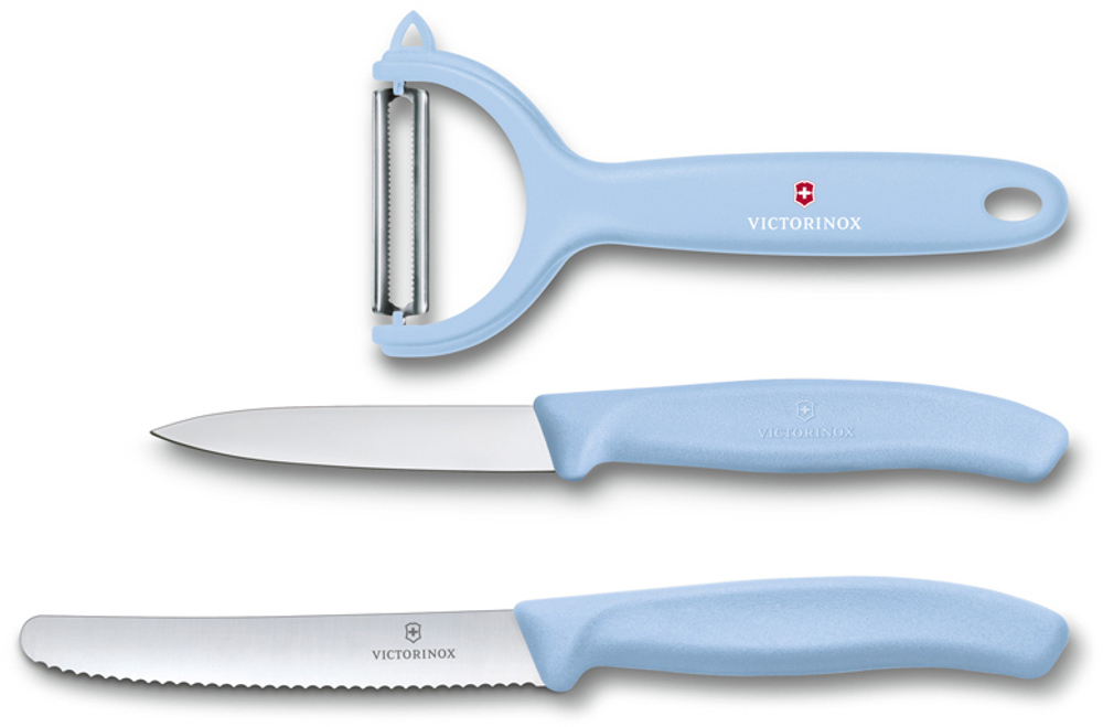 Фото набор из 3 кухонных ножей VICTORINOX Swiss Classic Trend Colors: нож для чистки томатов и киви столовый нож с волнистым лезвием 11 см нож для овощей и фруктов с прямым лезвием 8 см нержавеющая сталь рукоять из пластика голубого цвета в картонной коробке с подвесом с гарантией