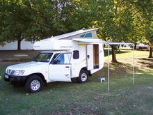 Маркиза Fiamma F35 PRO 2.2м, раскладывается вручную, корпус Titanium (серебристый) полотно серое