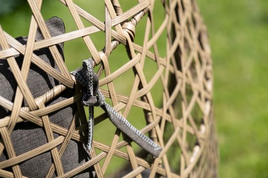 "Флоренция" подвесное кресло-кокон из искусственного ротанга, цвет соломенный с серой подушкой