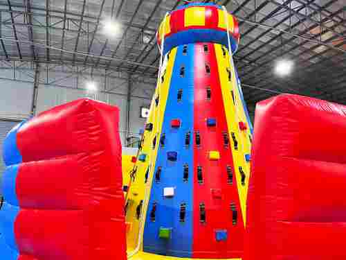 Надувной скалодром "Богатырь", 5*5*4 м.
