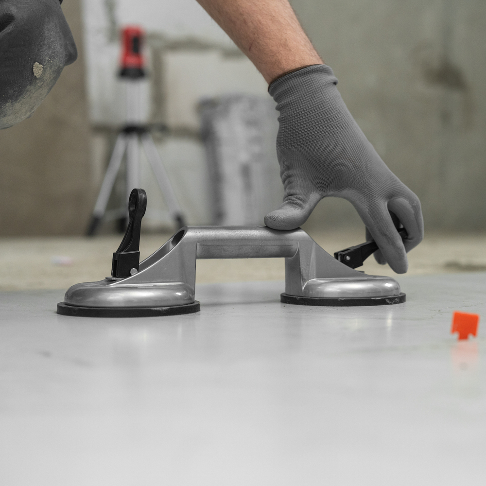 Стеклодомкрат алюминиевый двойной Matrix