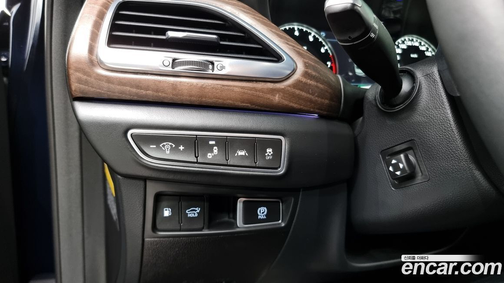 Genesis G90 5.0 AWD (04.2021)