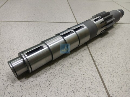 Вал промежуточный с отбором мощности (13 зубьев)  236-1701048-10