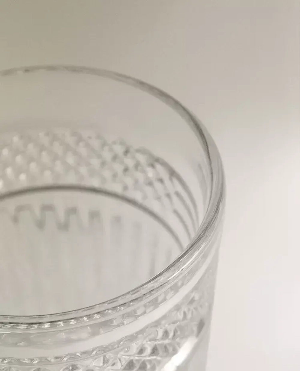 ZARA HOME СТАКАН ИЗ СТЕКЛА С РЕЛЬЕФНЫМ УЗОРОМ, ПРОЗРАЧНЫЙ