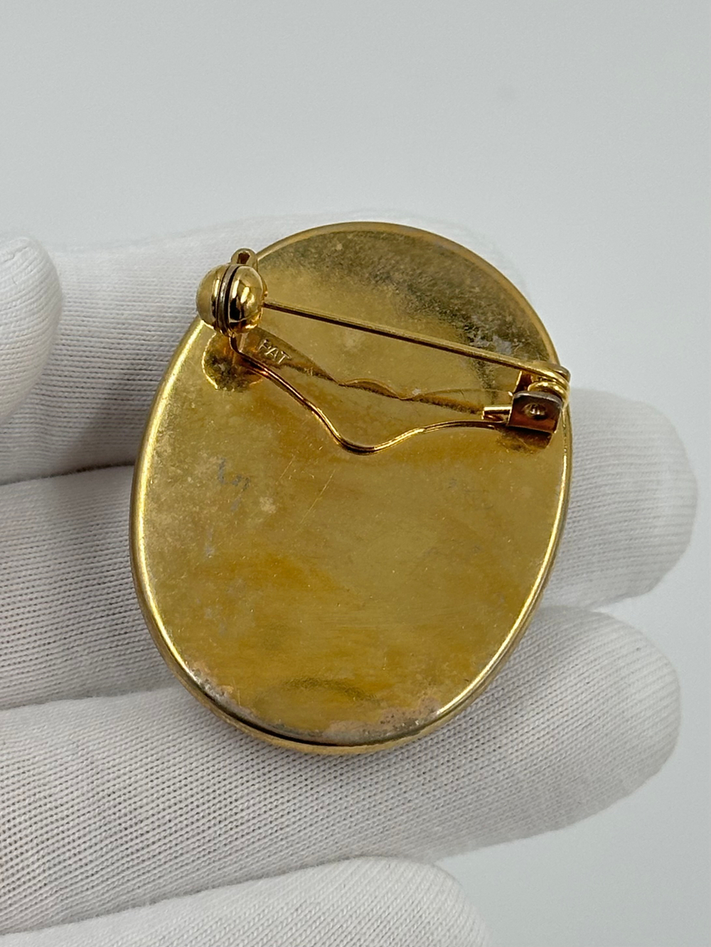 Брошь Камея