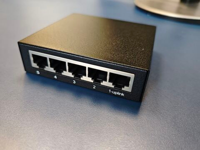 PND-05G 5-портовый гигабитный неуправляемый коммутатор с питанием 12В