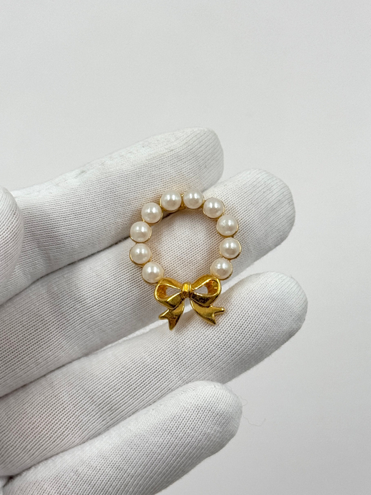 Брошь пин Венок с бантиком