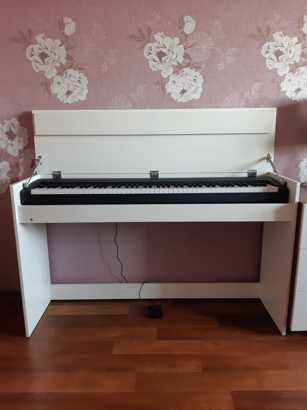 Корпус с крышкой (подставка, стойка) для цифрового пианино