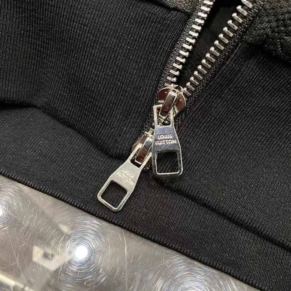 Костюм Louis Vuitton