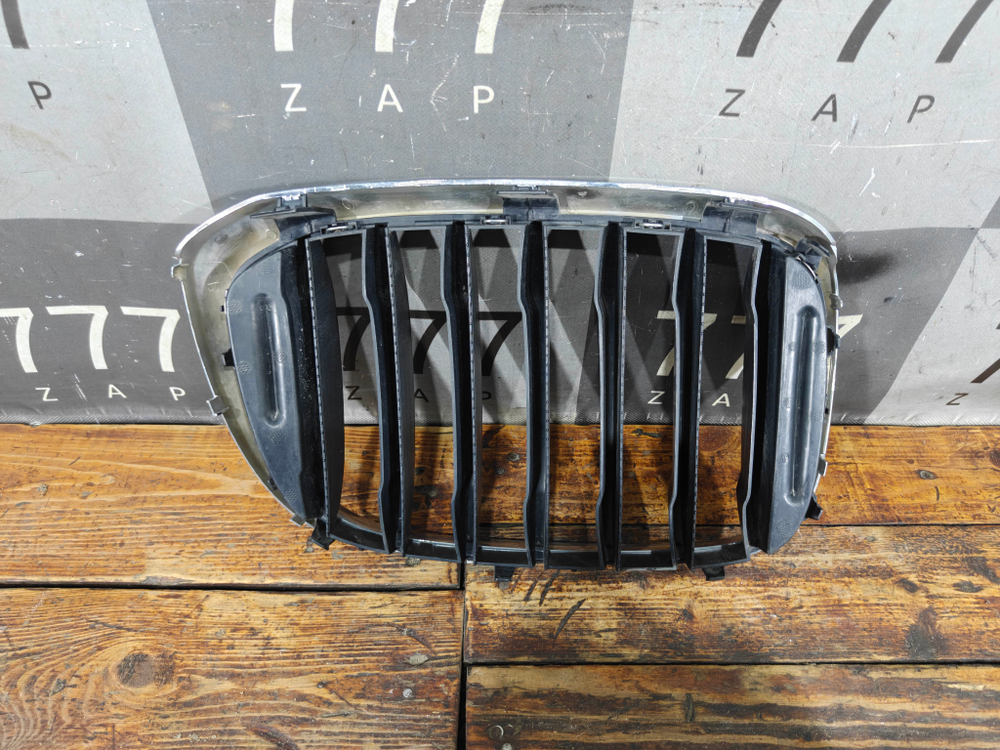 Решетка радиатора левая BMW X3 (G01) 17-21 Б/У Оригинал 51137397465