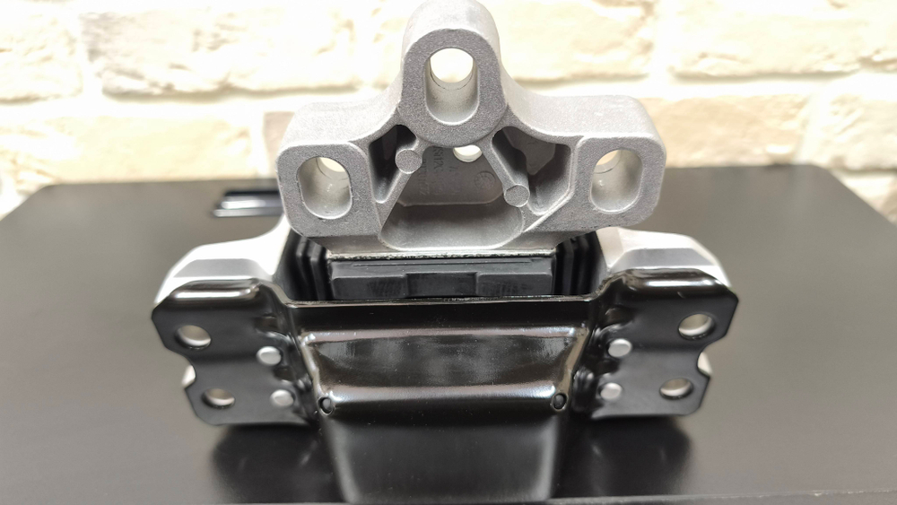 Опора двигателя левая 7-ст dsg dq500  VAG GEN 2