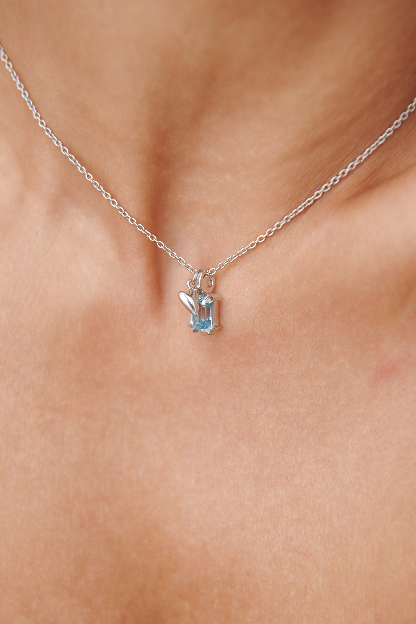 Подвеска Crystal Classic с голубым топазом