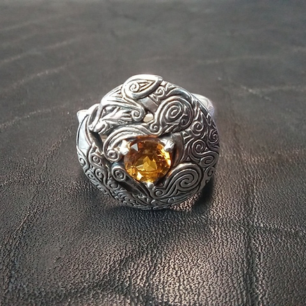 Кольцо "Лисица с камнем"