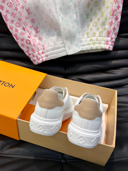 Louis Vuitton Time Out