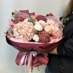 Букет с хризантемой бигуди и гортензией