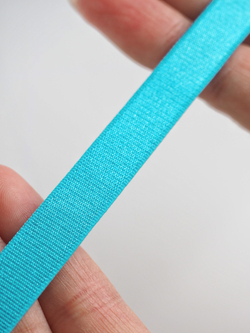 Резинка бретелечная ярко-лазурная глянцевая ширина 10 мм