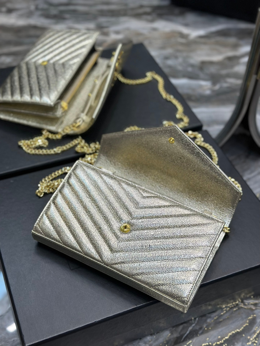 Saint Laurent WOC 22 cm