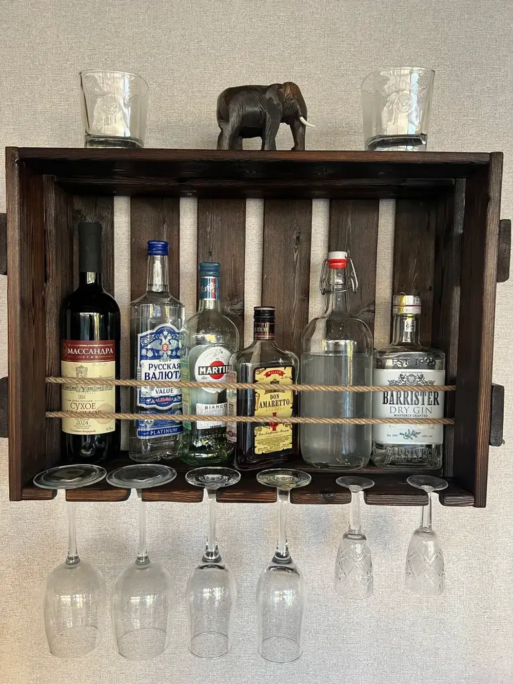 Бар настенный деревянный