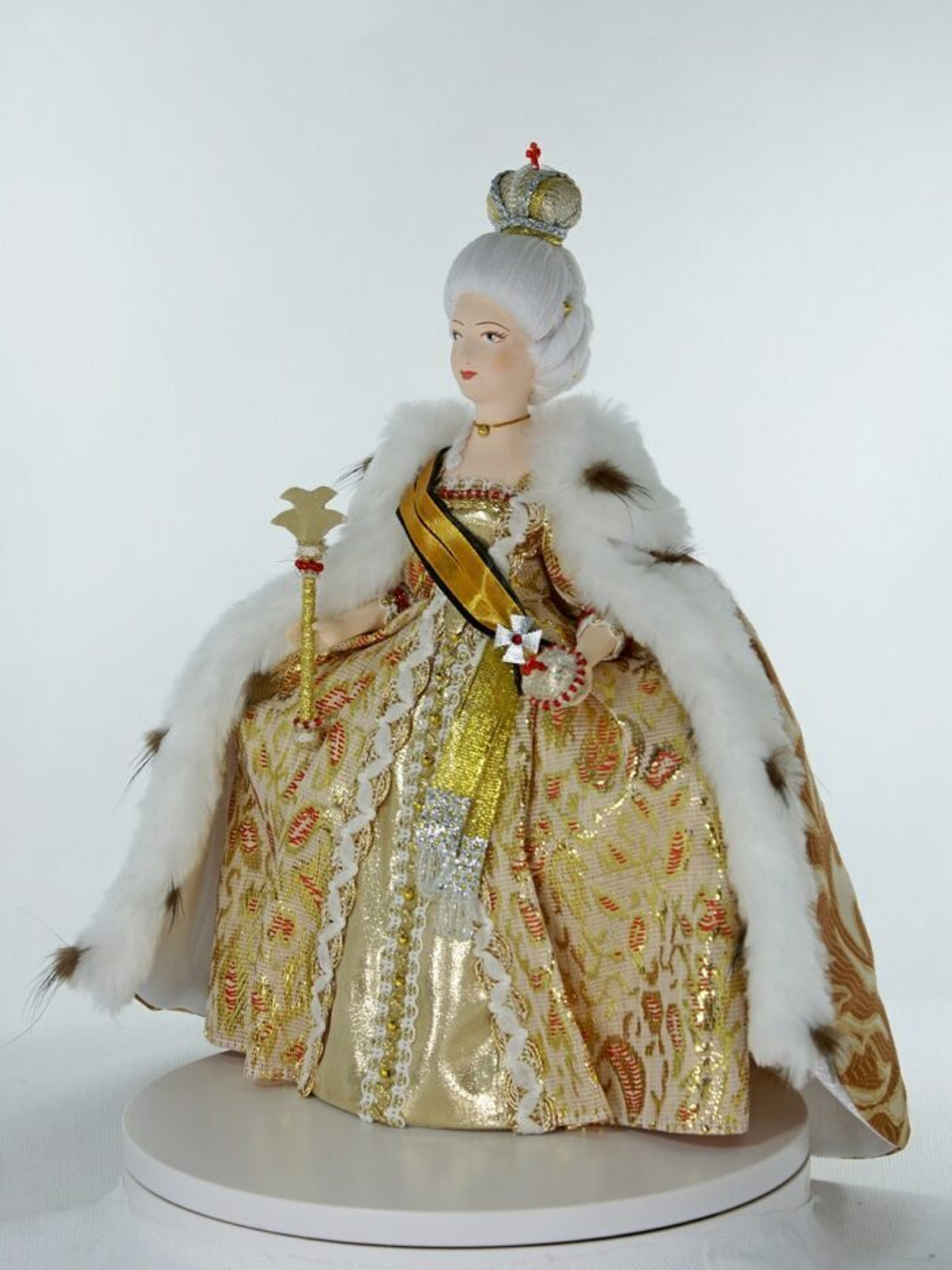 Фарфоровая кукла коллекционная  Императрица Екатерина II Великая. Сувенир ручной работы
