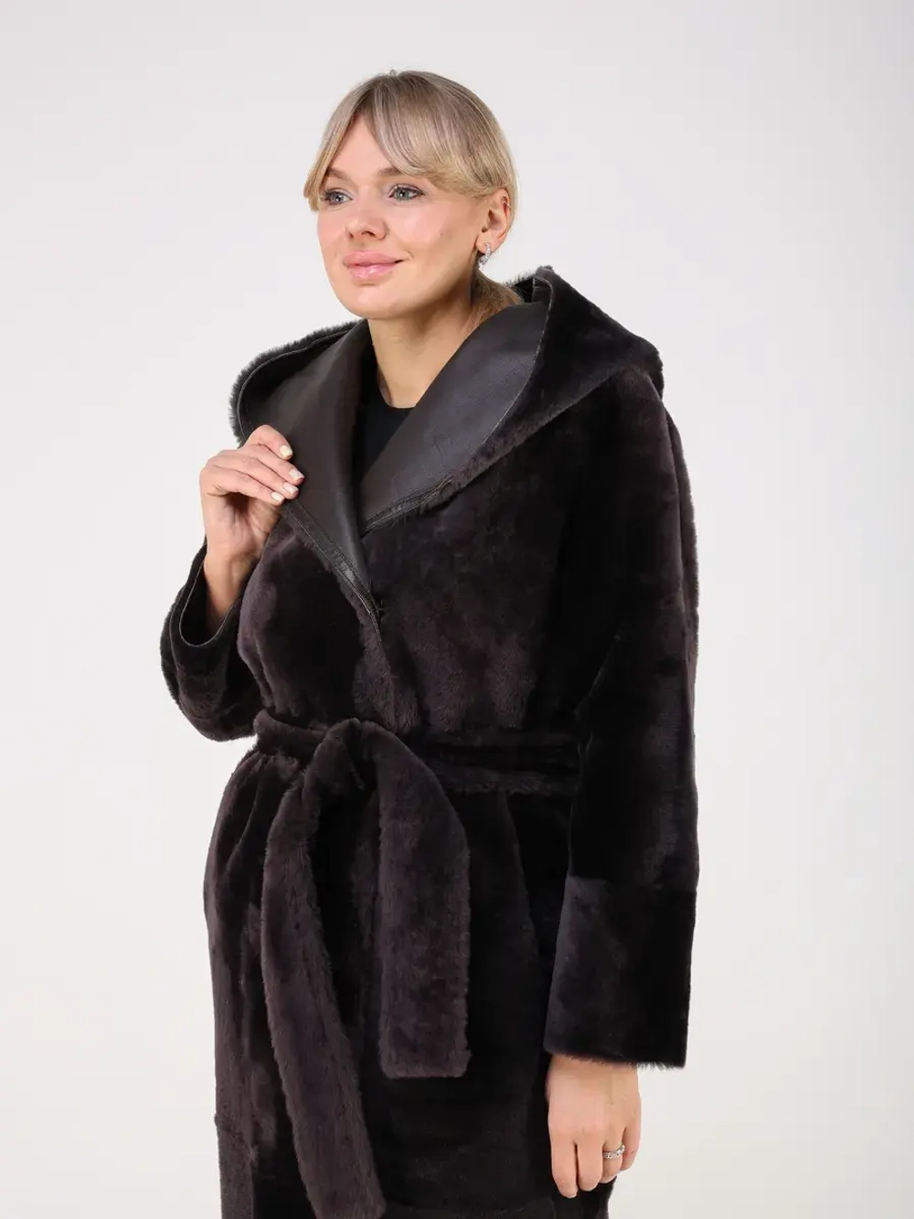 Дубленка зимняя шуба натуральная с капюшоном двухсторонняя