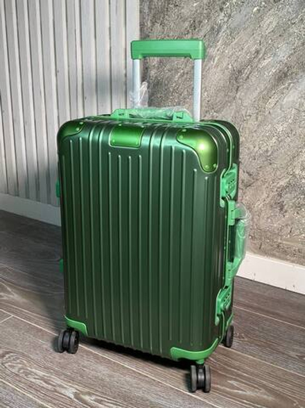 Чемодан Rimowa