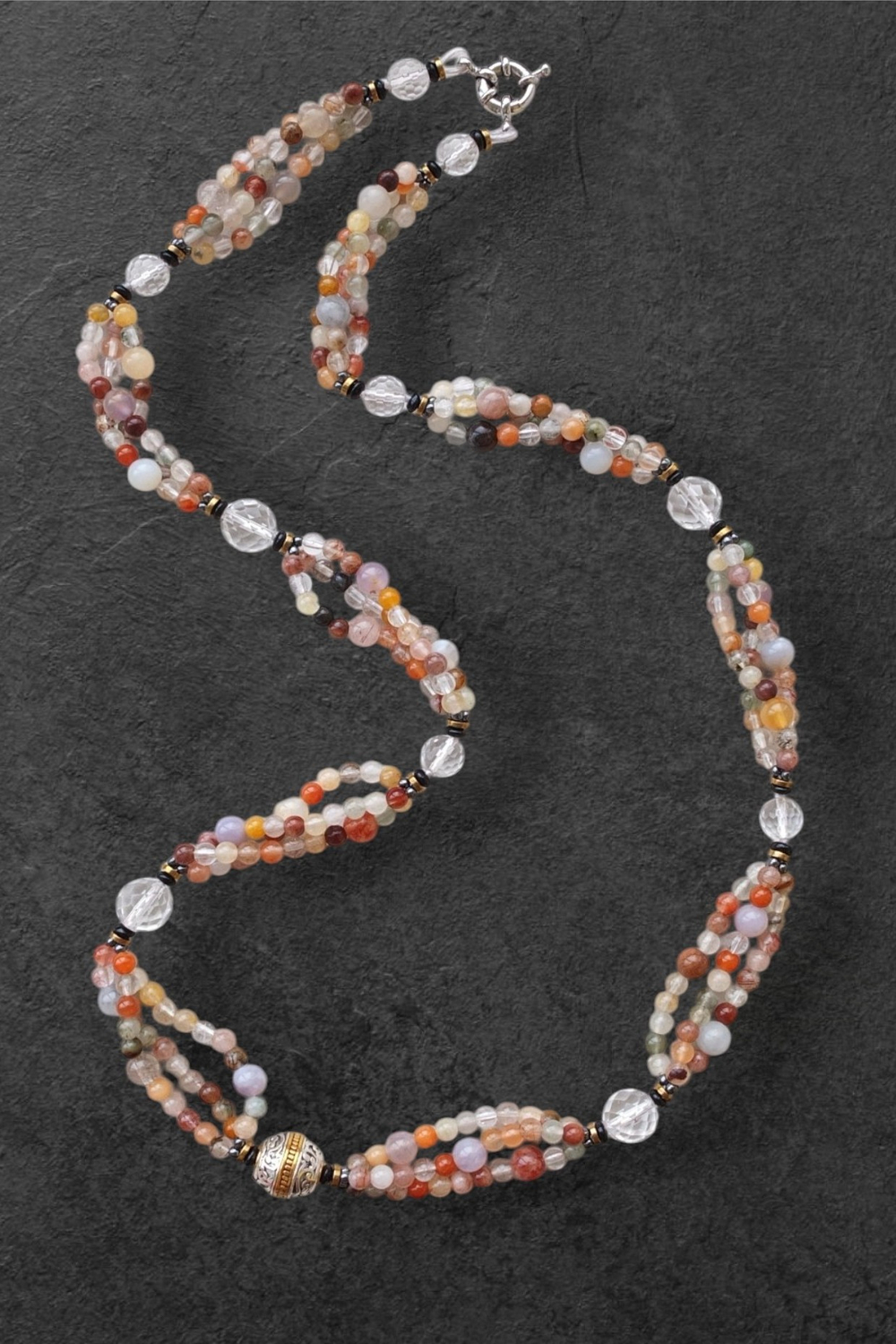 Бусы многоцветные из кварца, длинные