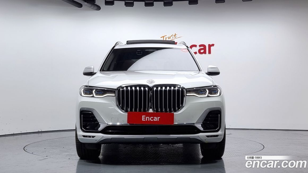 BMW X7 (G07) xDrive 40i Design Pure Excellence 7-и местный (06.2022)
