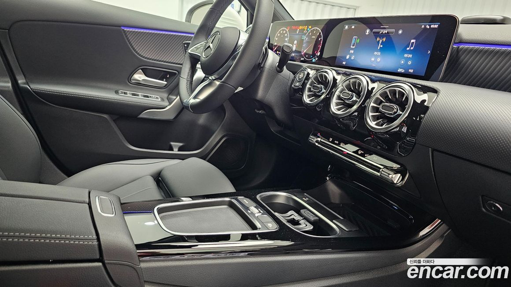 Mercedes-Benz A-Class W177 A220 Hatchback (02.2024)