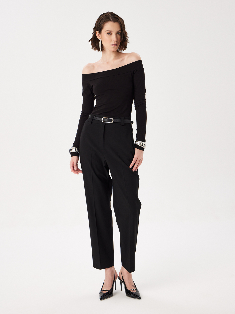 Лонгслив с открытыми плечами