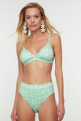 Qadın üçün çimərlik geyimi yaşıl