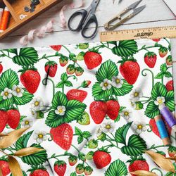 Ткань лён спелая клубника на белом фоне