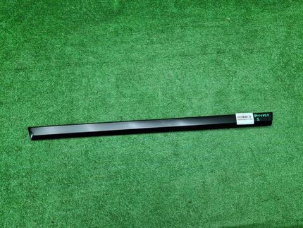 Накладка двери задняя правая BMW X7 G07 (19-нв)