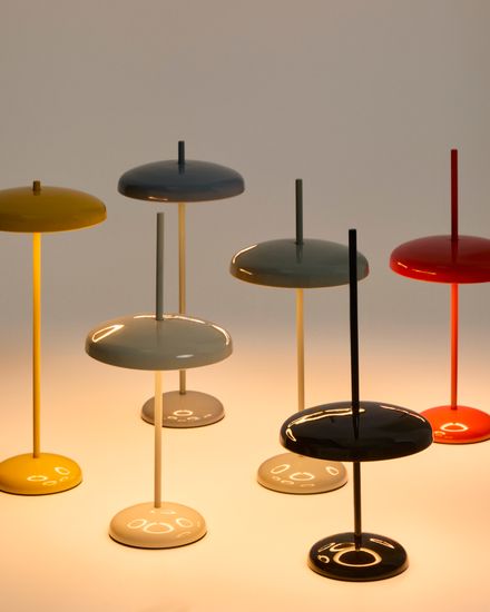 Переносная настольная лампа Porte из черного алюминия