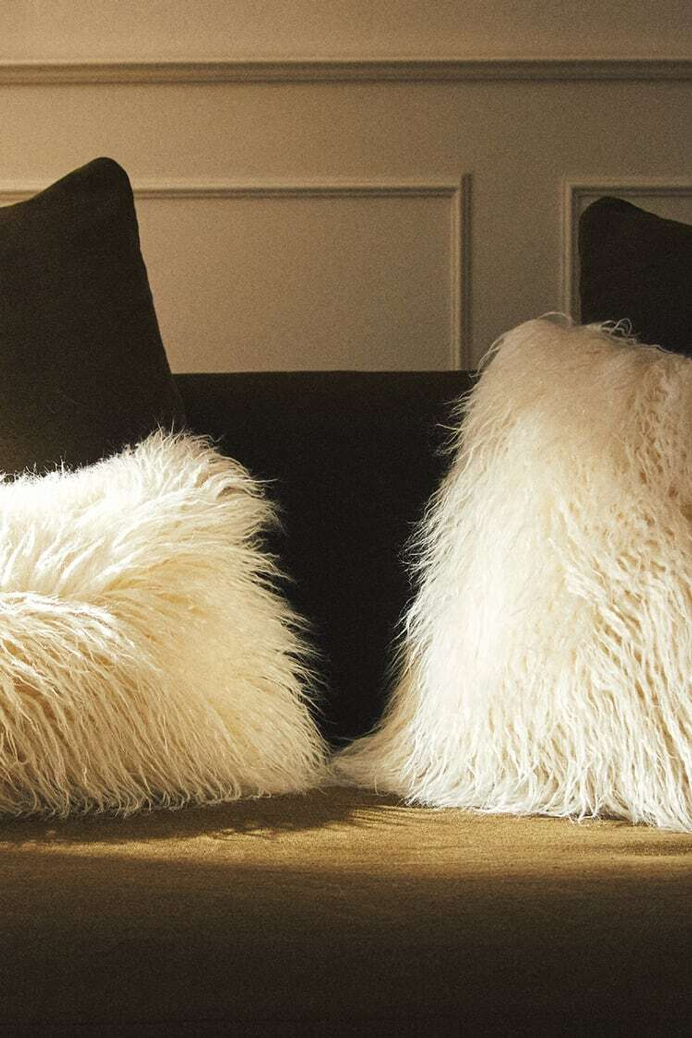 ZARA HOME ЧЕХОЛ НА ПОДУШКУ ИЗ ИСКУССТВЕННОГО МЕХА, ЭКРЮ