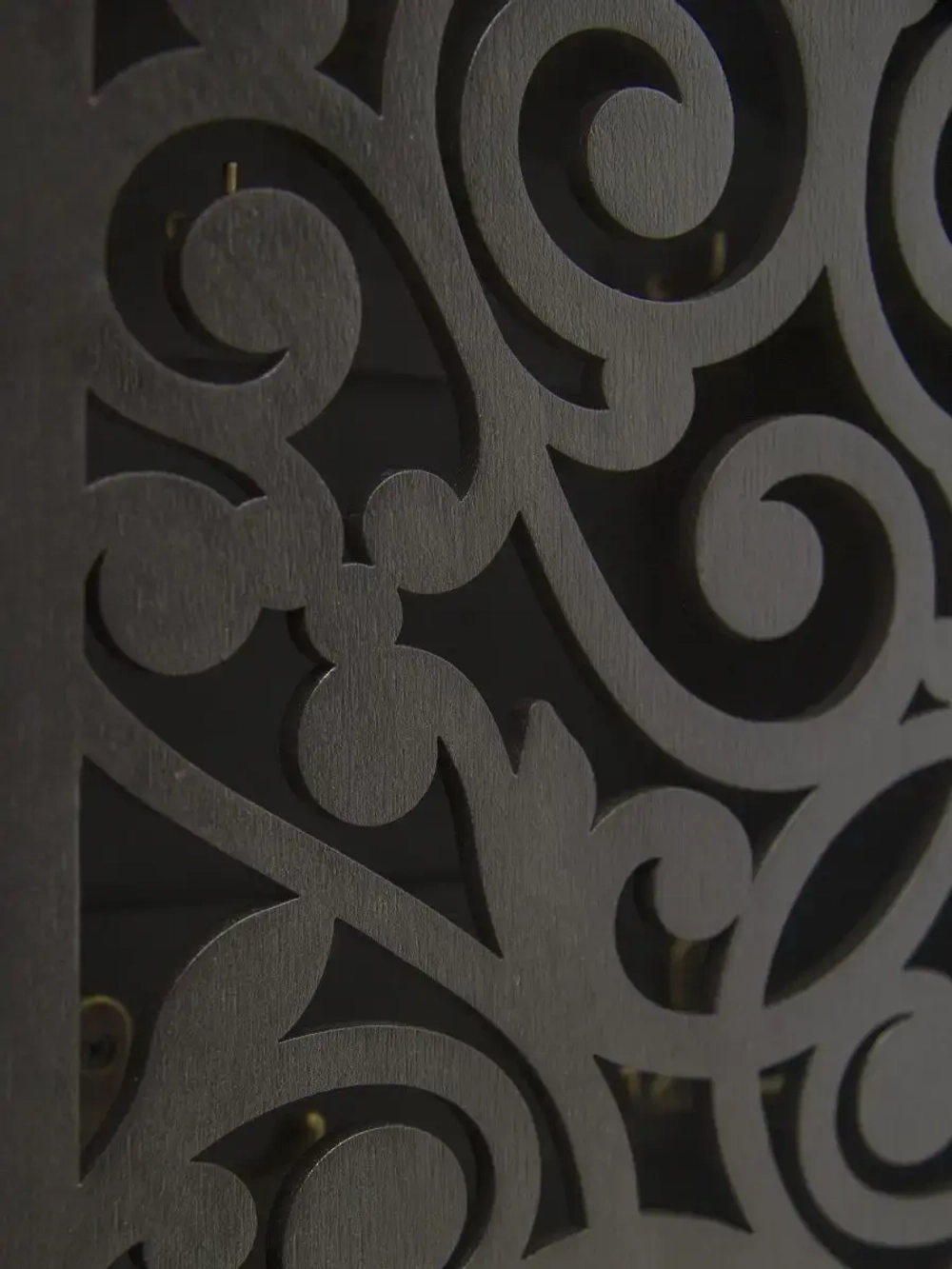 Ключница настенная в прихожую закрытая