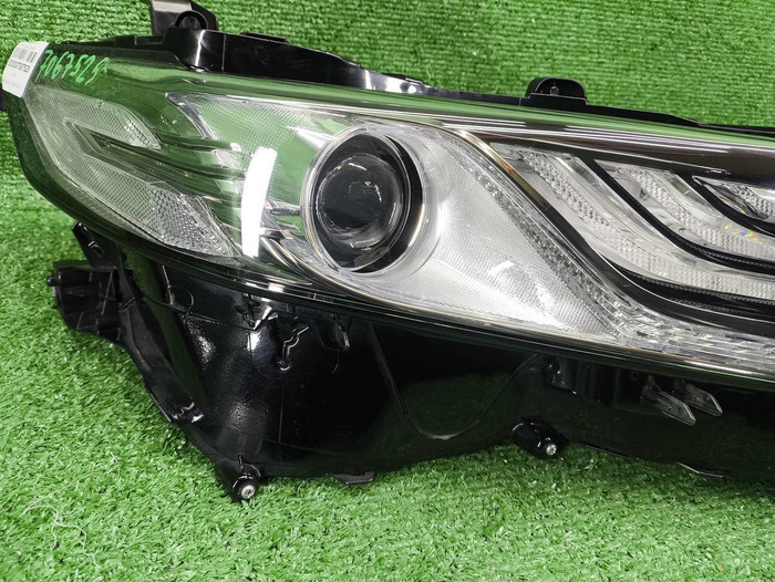 Фара правая Toyota Camry xv70 (2017-2021) LED
