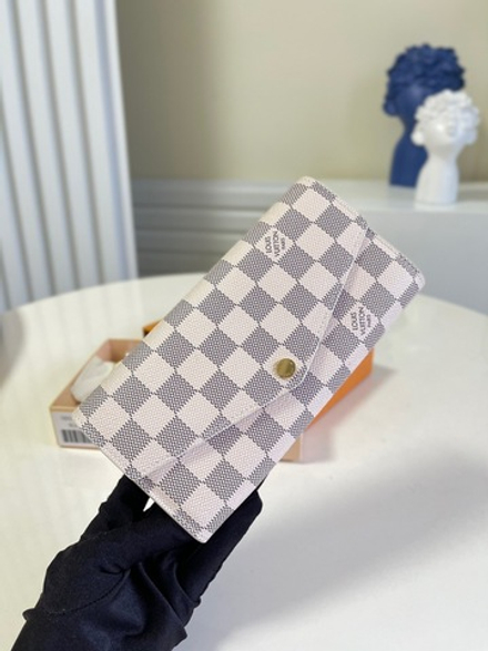 Louis Vuitton Sarah Wallet