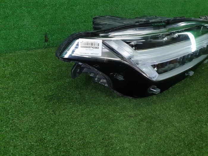 Фара правая Volvo XC90 2 (2014-2019) Full LED (В пленке)