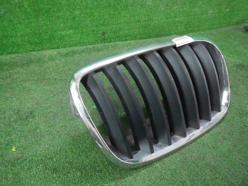 Решетка радиатора правая BMW X5 E70 (2006-2013)