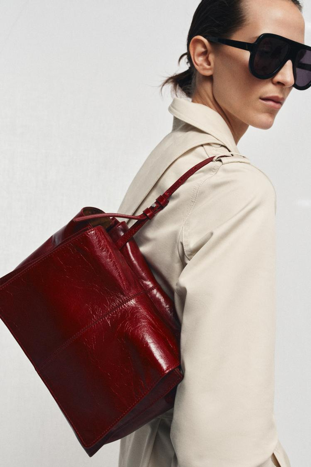 ZARA КОЖАНАЯ МИНИ-СУМКА-ШОПЕР С ДВОЙНЫМ КАРМАНОМ, ВИШНЕВО-КРАСНЫЙ