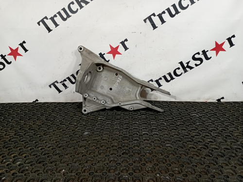 Кронштейн кабины передний правый